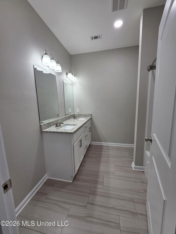 117 Ridge Ln - Photo 3 of 17
