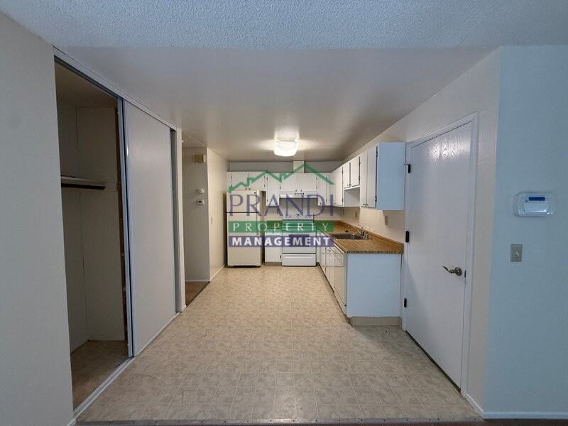 1591 Merritt Dr - Photo 5 of 16