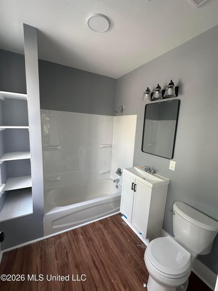 1124 South St - Photo 2 of 11