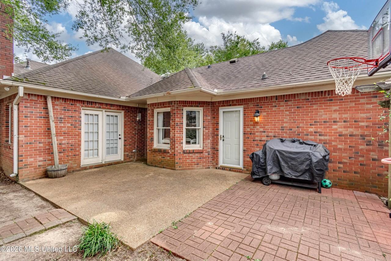214 Ramblewood Dr - Photo 5 of 37