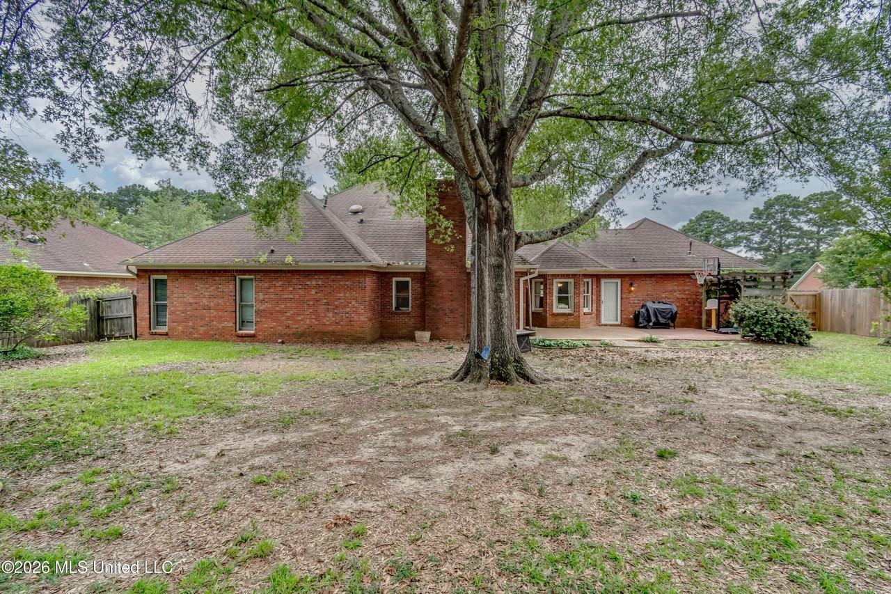 214 Ramblewood Dr - Photo 7 of 37