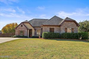 featured image of 987 N Azalea Dr