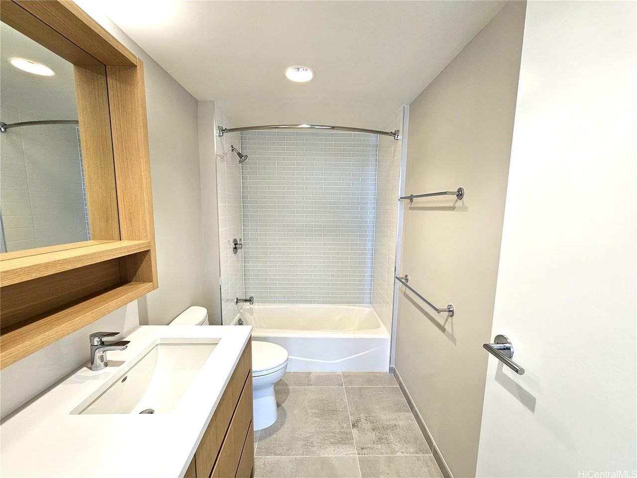 1388 Kapiolani Blvd #2004 - Photo 6 of 25