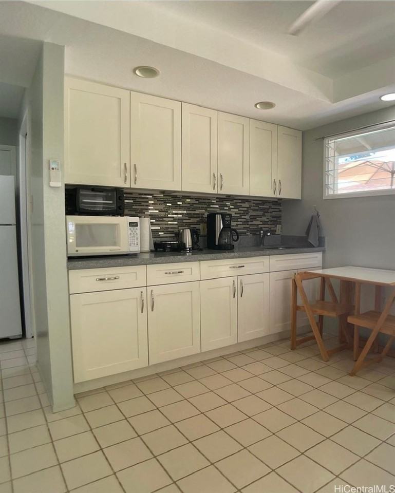 871 Kainui Dr - Photo 2 of 10