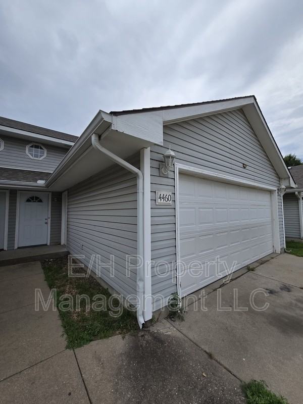 4460 S Elizabeth Ave - Photo 2 of 32