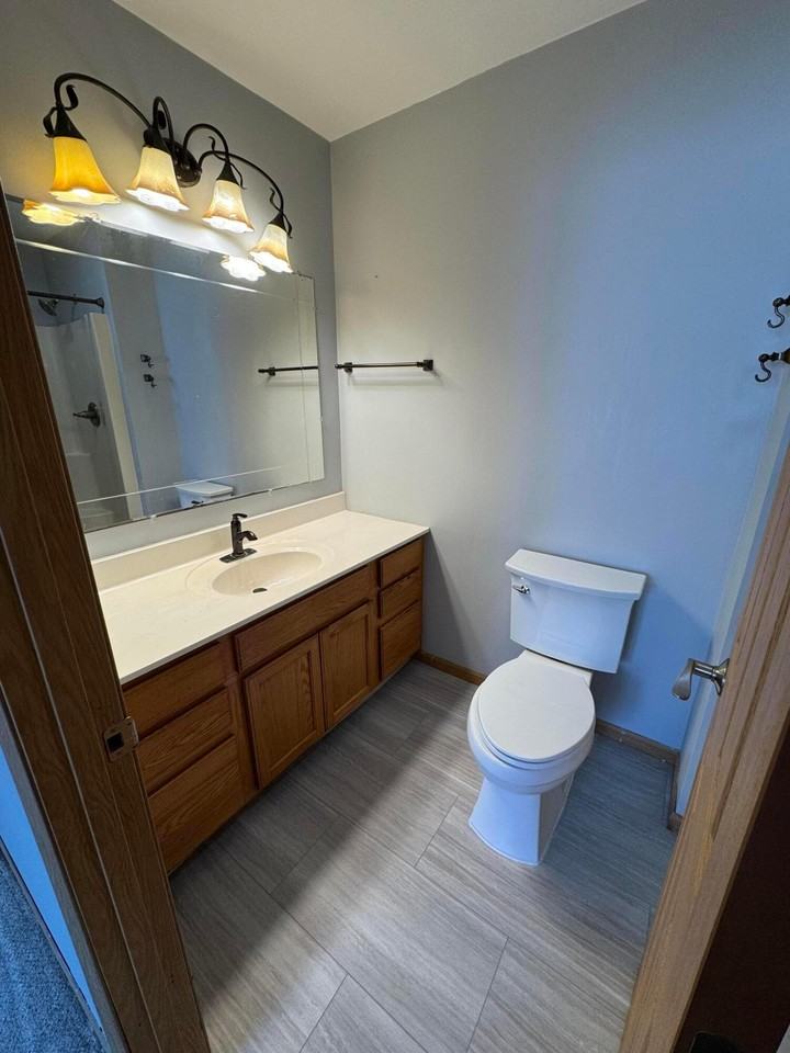 326 Brown Ct - Photo 3 of 41