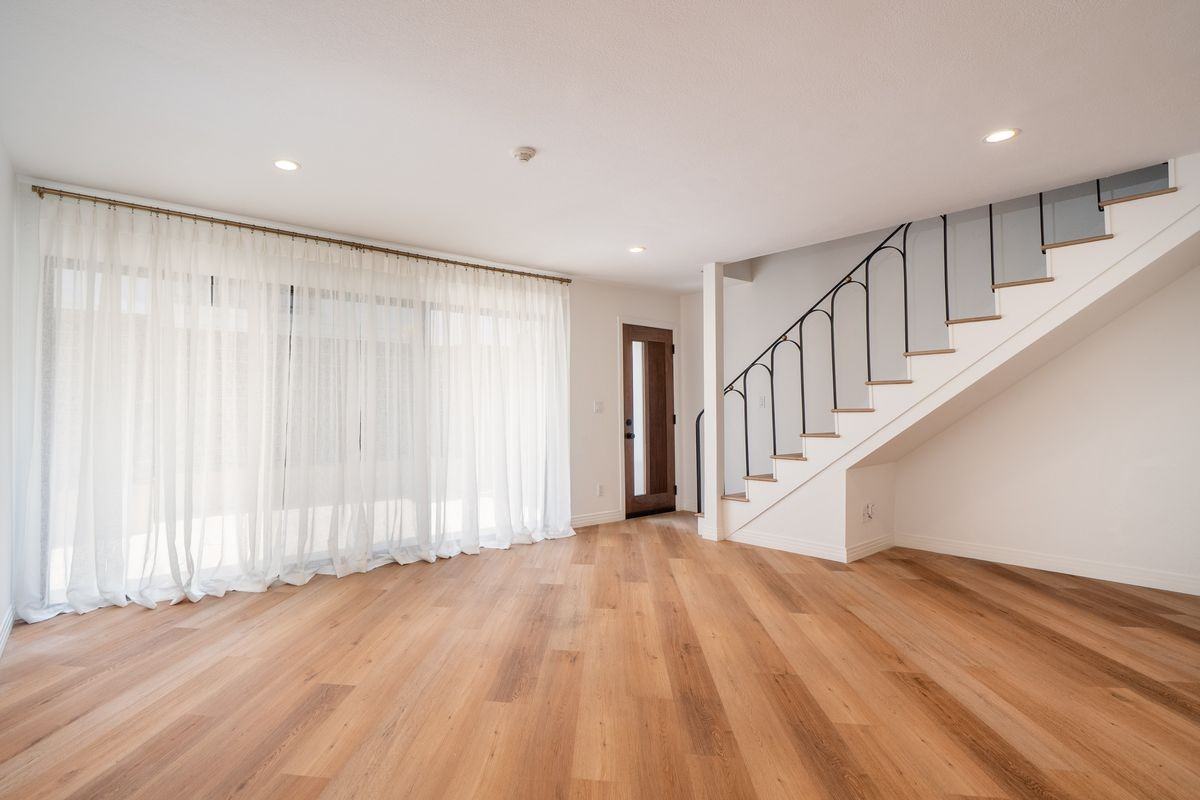 2402 Aviation Blvd - Photo 2 of 20