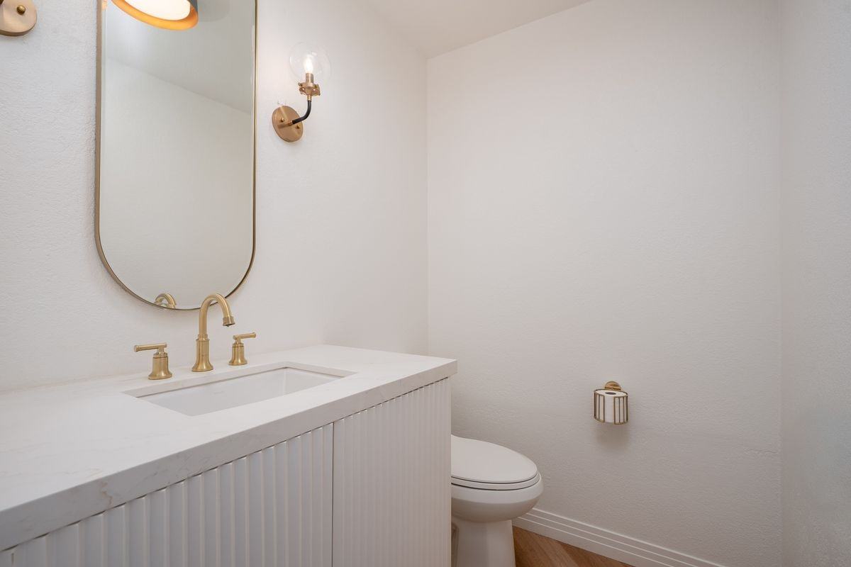 2402 Aviation Blvd - Photo 6 of 20