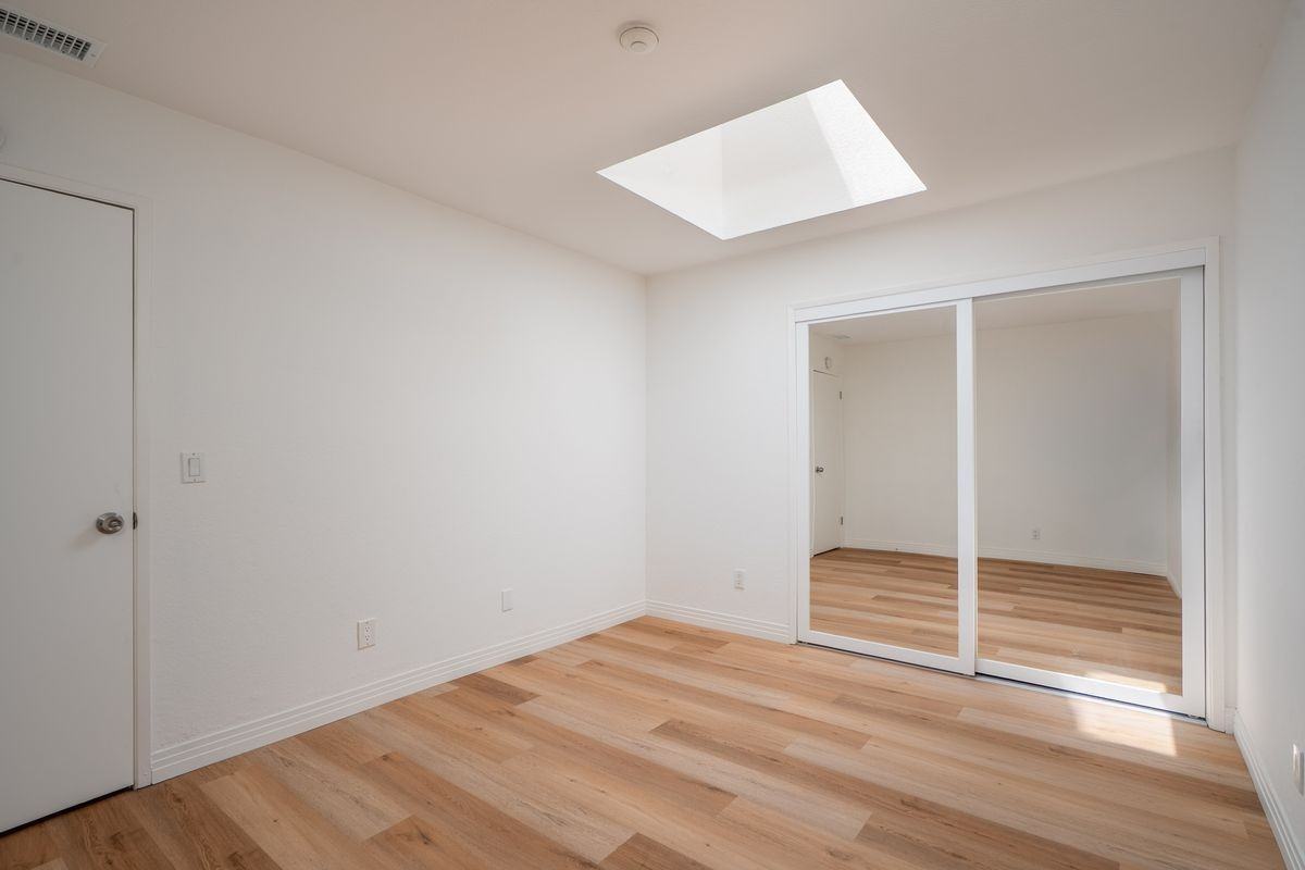2402 Aviation Blvd - Photo 7 of 20