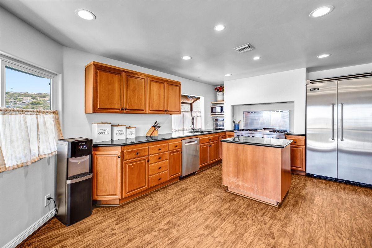 134 Avenida Presidio - Photo 5 of 11