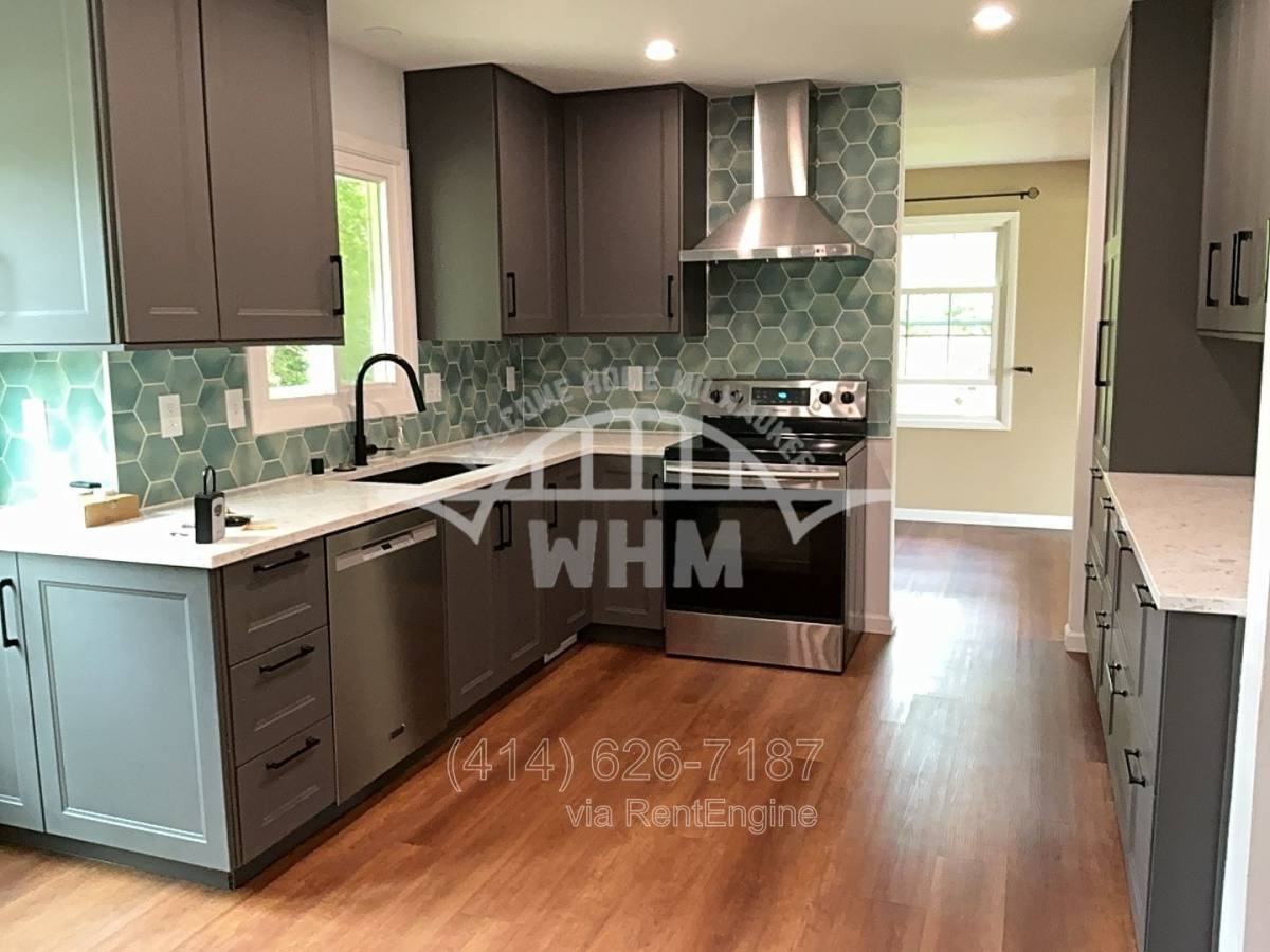 10128 Rolling Glen Dr - Photo 2 of 10