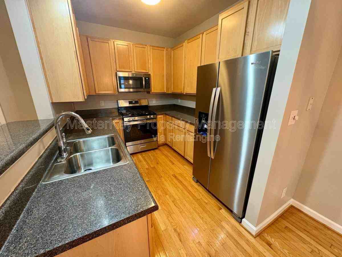 4506 Treerose Way - Photo 2 of 10
