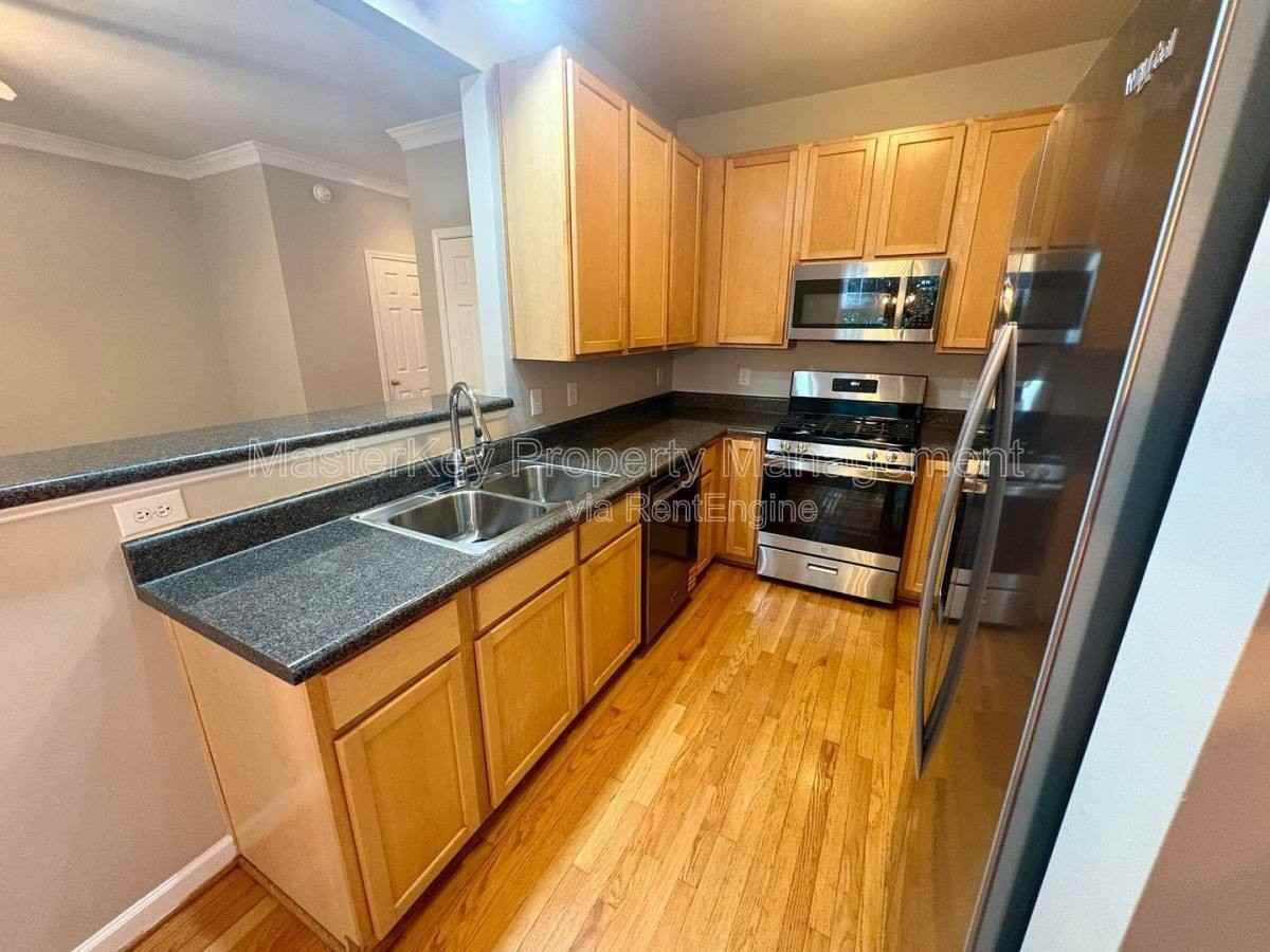4506 Treerose Way - Photo 3 of 10