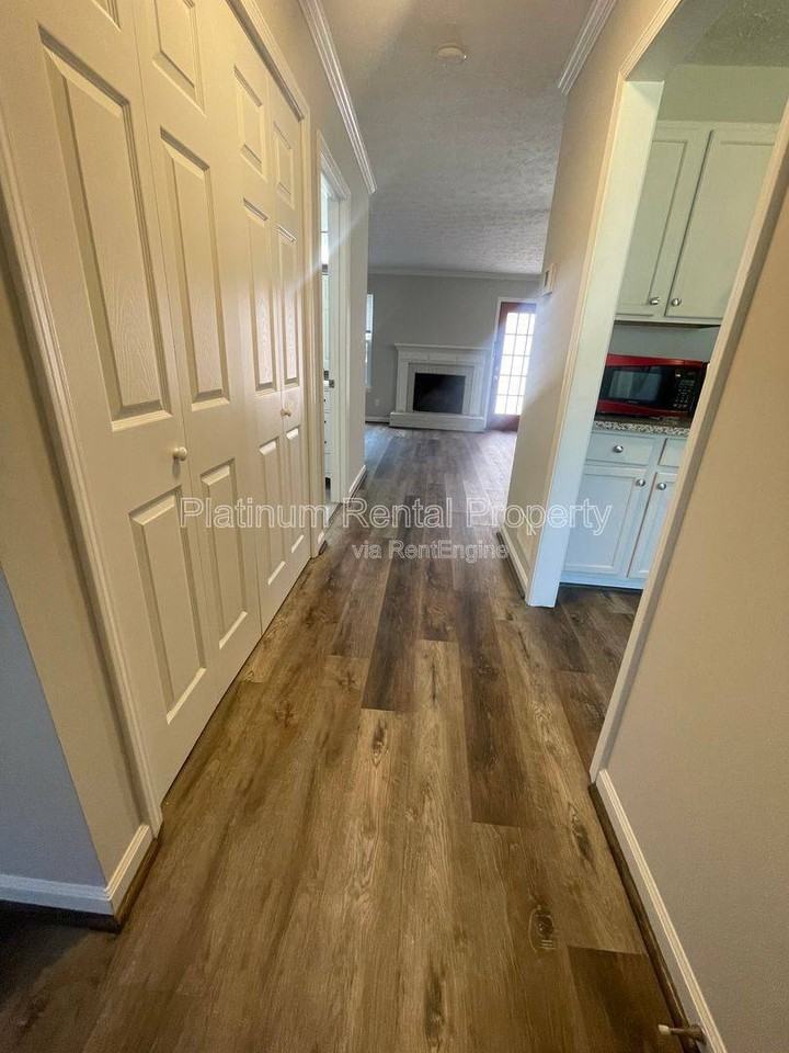 1125 Jamestowne Trl - Photo 3 of 10