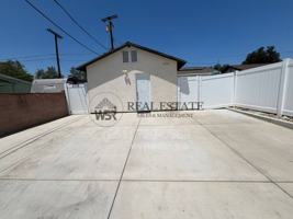 featured image of 5704 Wisteria Dr #3