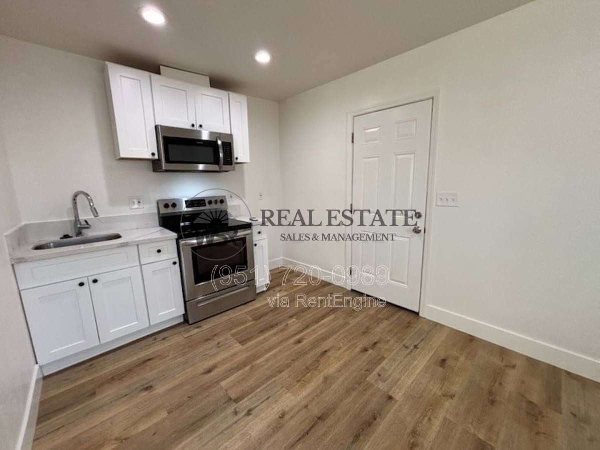5704 Wisteria Dr #3 - Photo 5 of 7