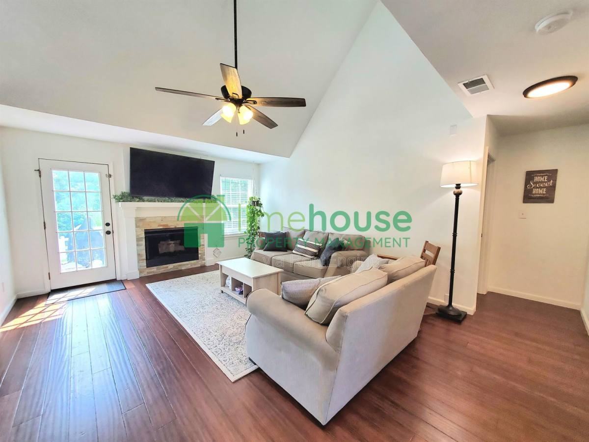 2617 Alleghany Loop - Photo 3 of 10