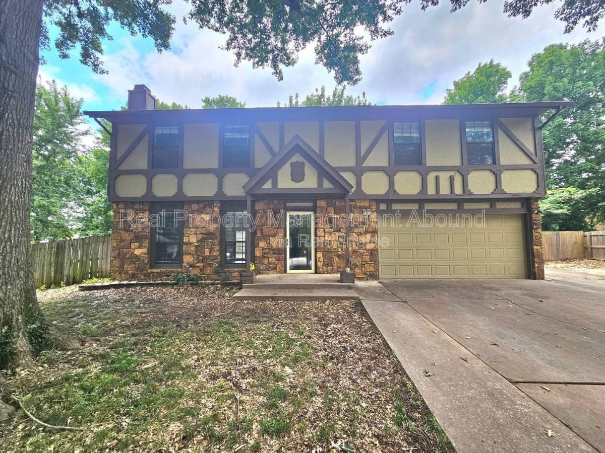 1811 W Gulfport Cir - Photo 2 of 10
