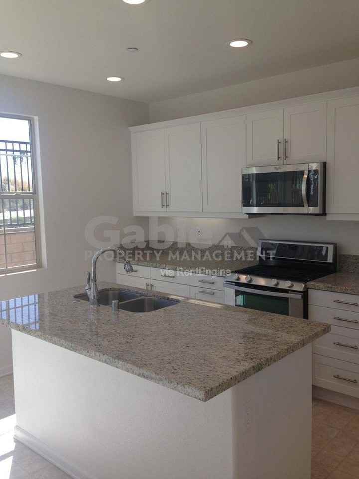 20664 Caden Ct - Photo 2 of 10