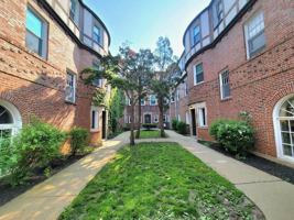 featured image of 918 Green Bay Rd #3J