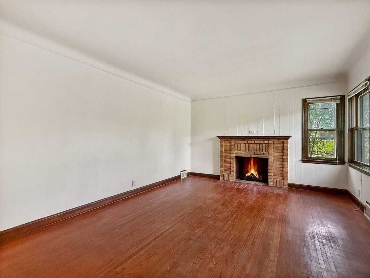 1201 E 54th St - Photo 3 of 10