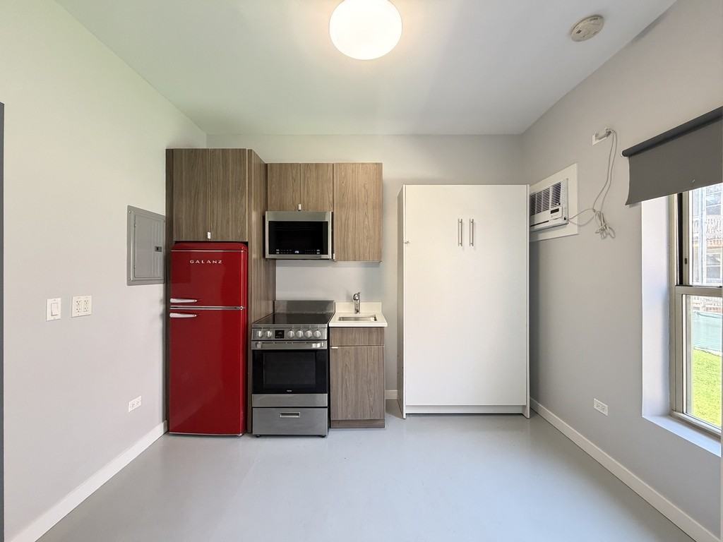 4700 N Racine Ave #108 - Photo 2 of 21