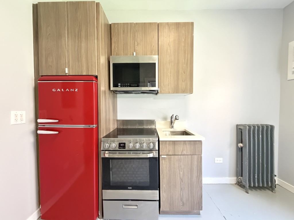 4700 N Racine Ave #110 - Photo 7 of 21
