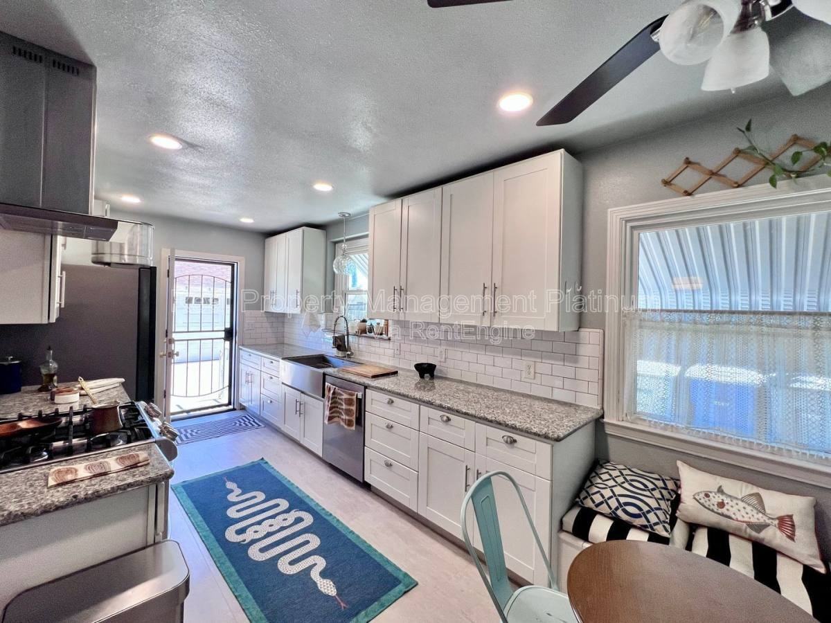2727 E Michigan Ave - Photo 3 of 10