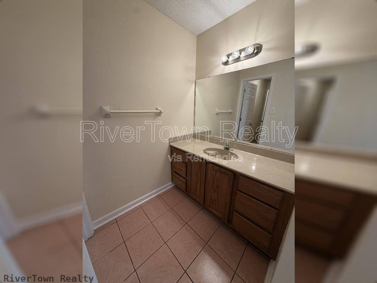 3693 Hyacinth Dr - Photo 3 of 10