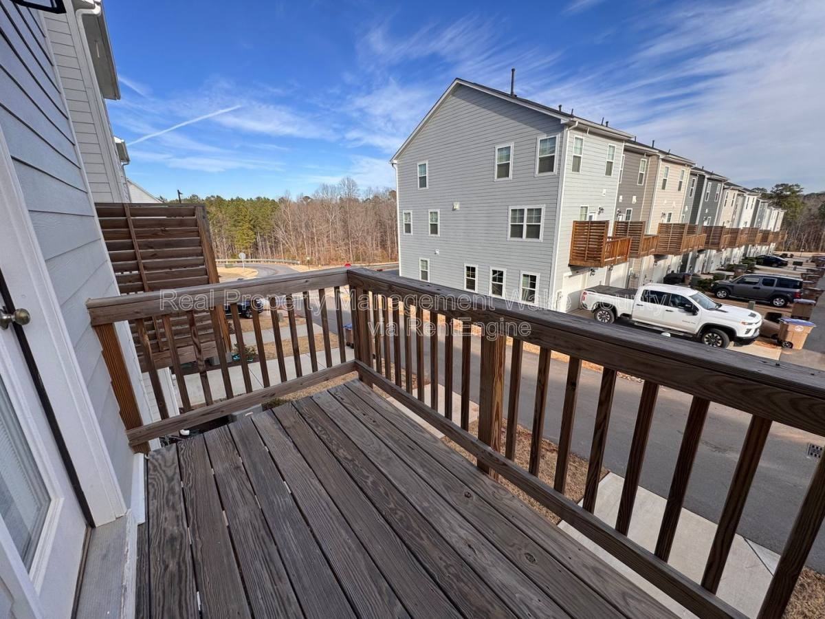 410 Odham Ln - Photo 2 of 10