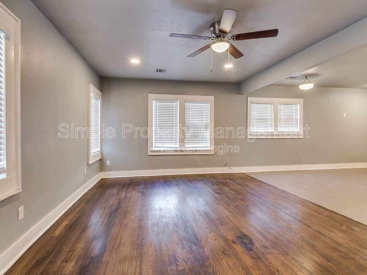 4326 N Blackwelder Ave - Photo 3 of 10
