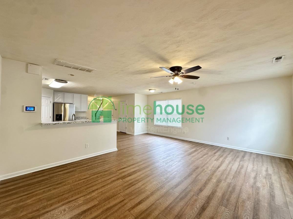 1323 Hoover Ave - Photo 2 of 10