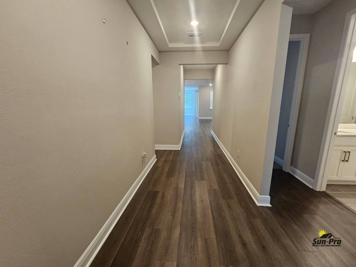 379 Birkdale Dr - Photo 2 of 10