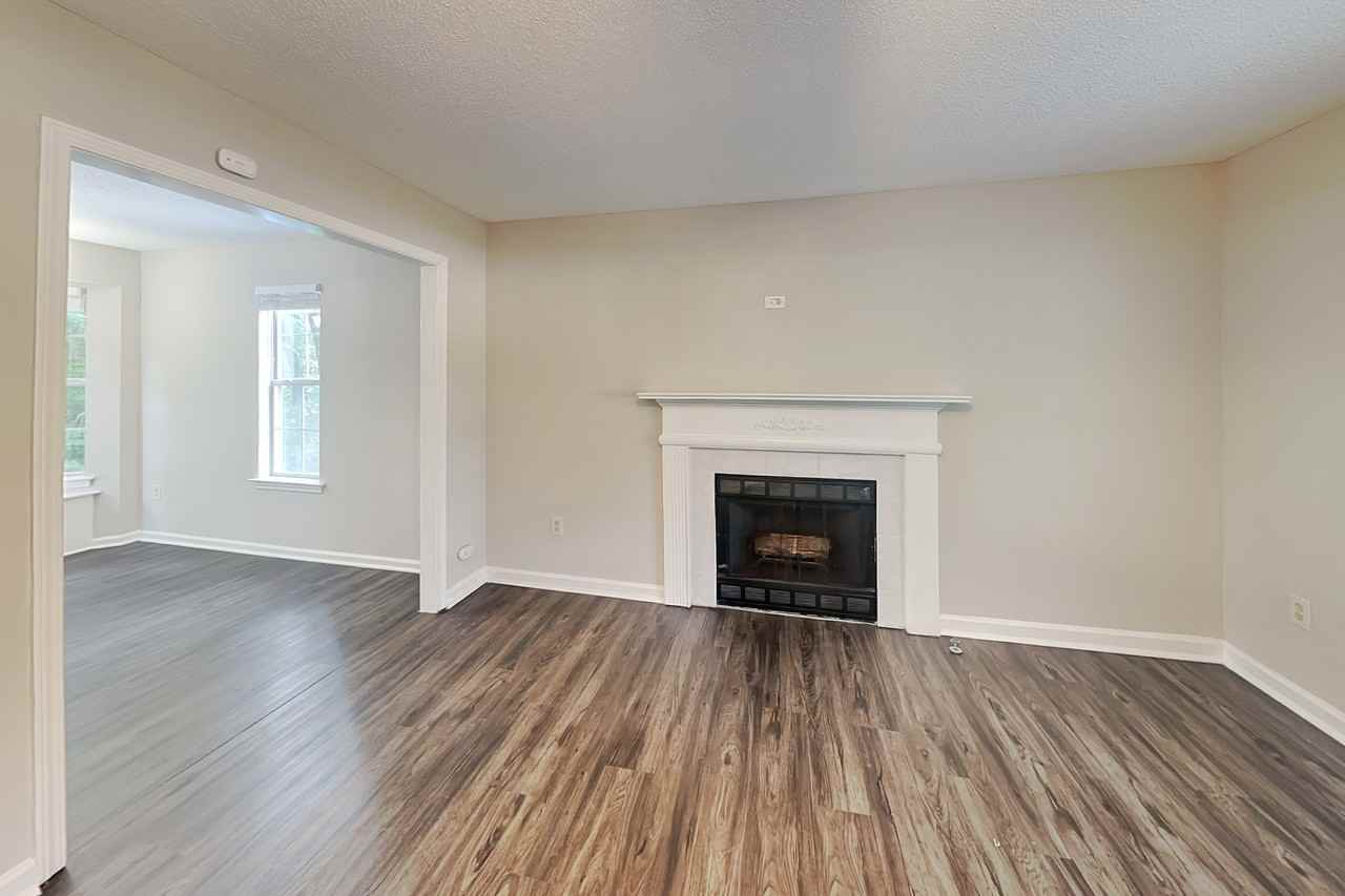 125 Azalea Dr - Photo 3 of 18