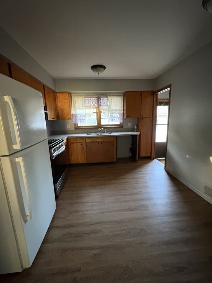 3018 51st Ave N - Photo 2 of 11