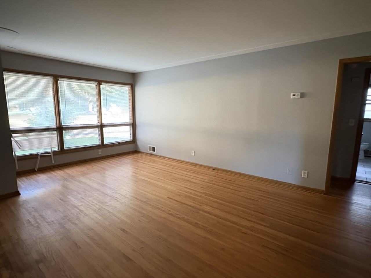 3018 51st Ave N - Photo 3 of 11