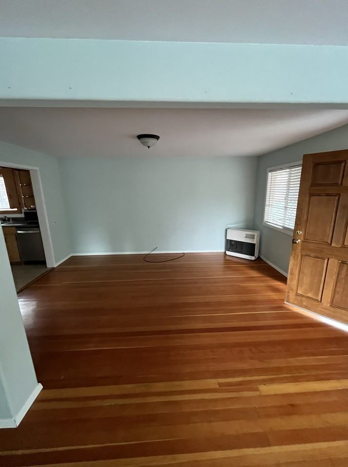 109 N B St - Photo 3 of 15