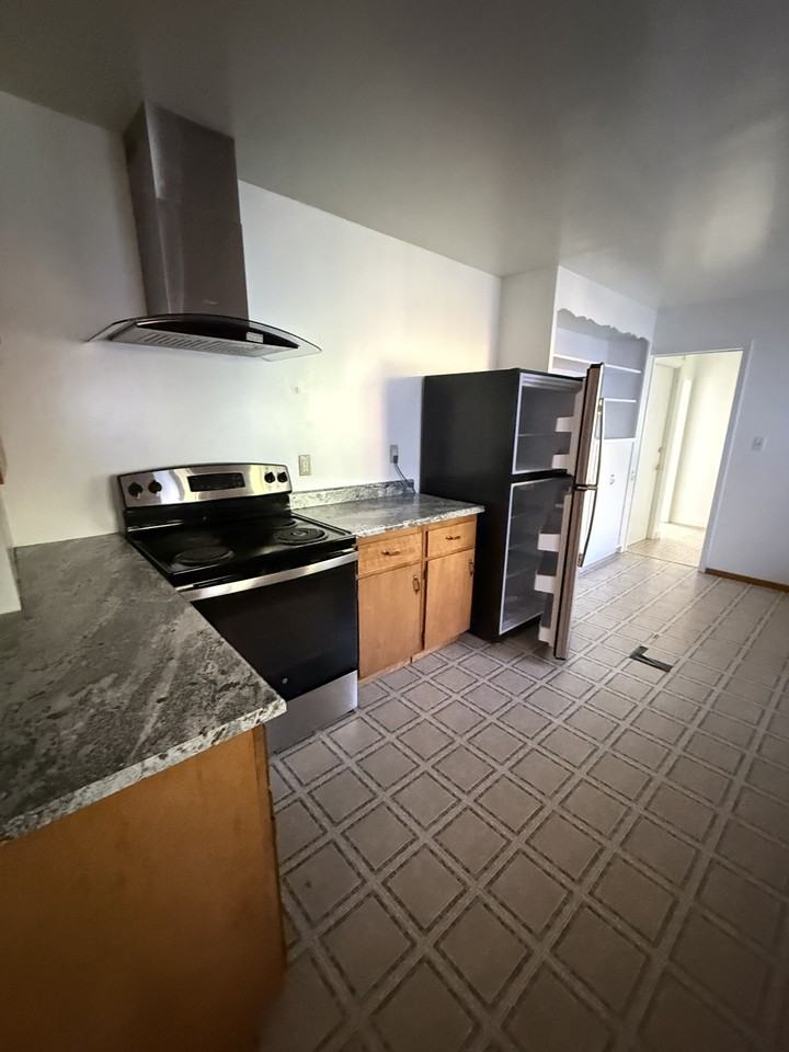 109 N B St - Photo 5 of 15