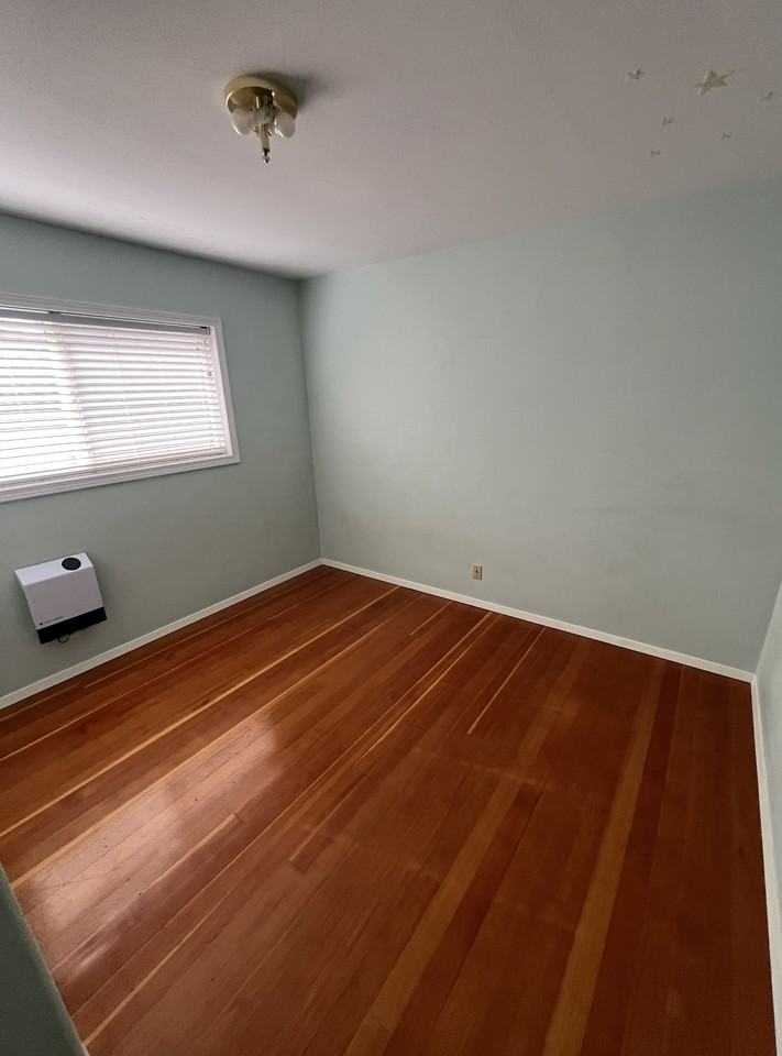 109 N B St - Photo 6 of 15