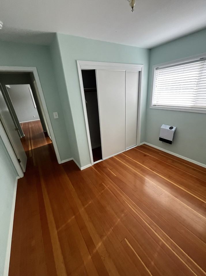 109 N B St - Photo 7 of 15