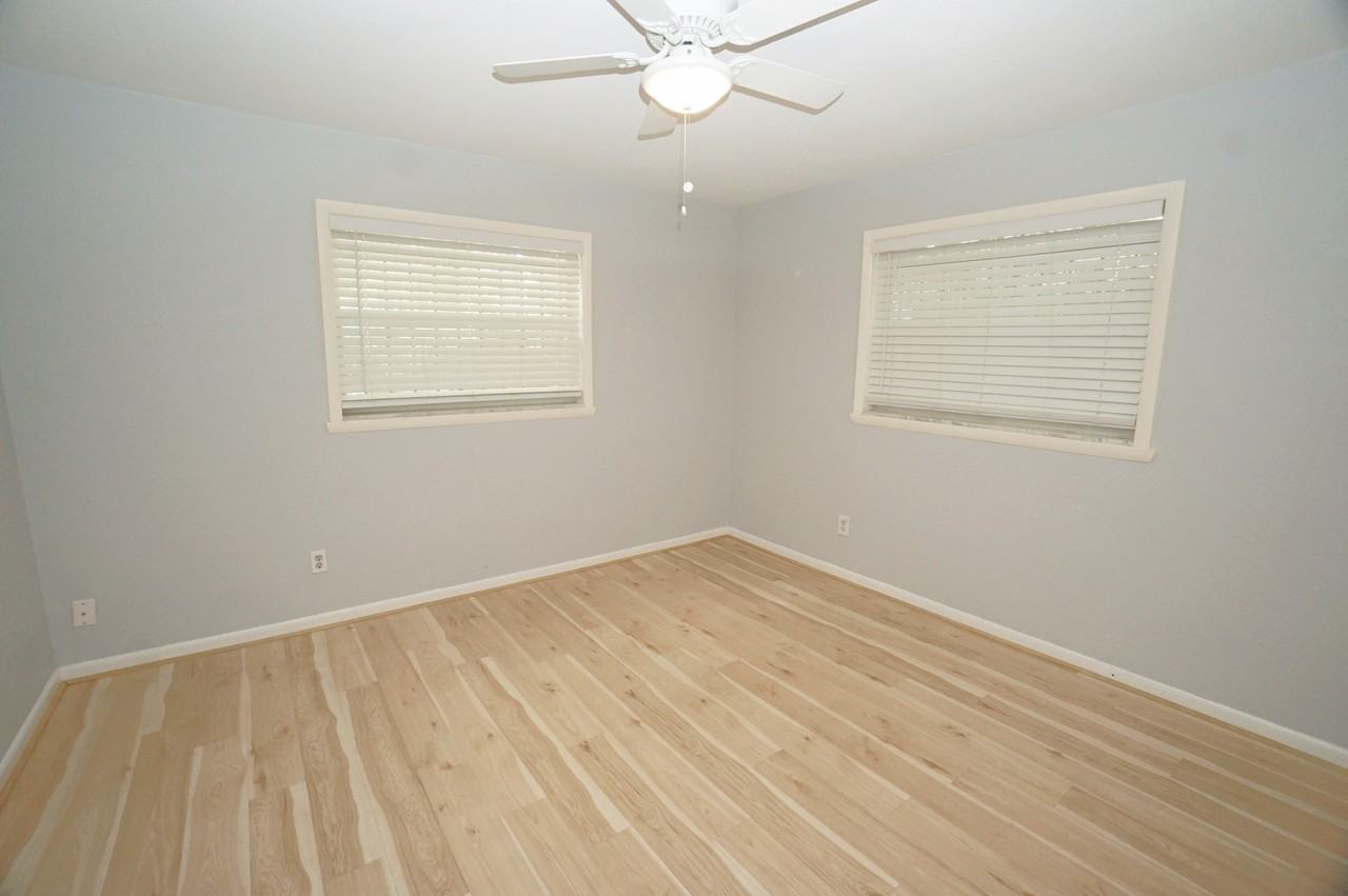 207 N Gomez Ave - Photo 7 of 12
