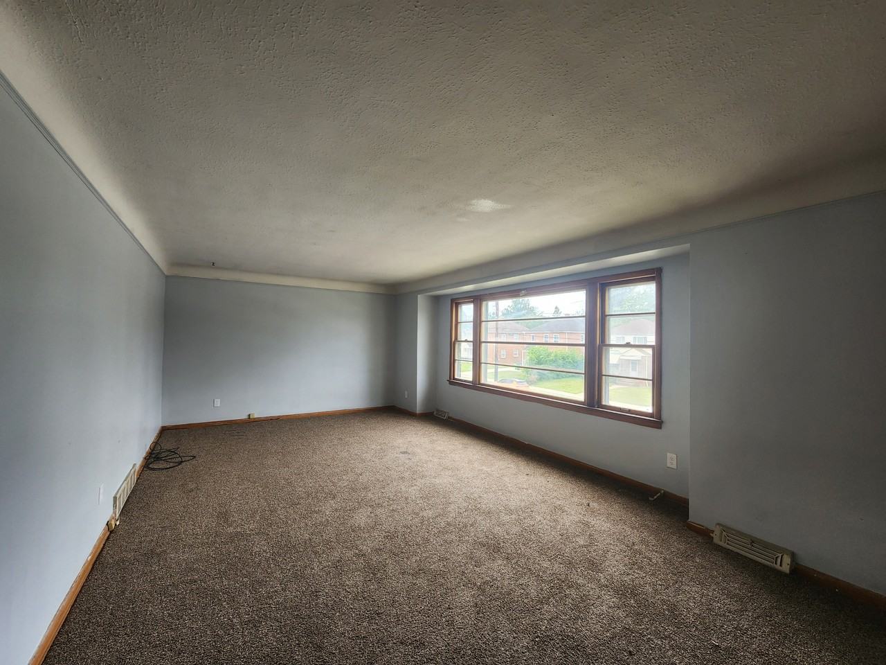 665 Babbitt Rd - Photo 2 of 9