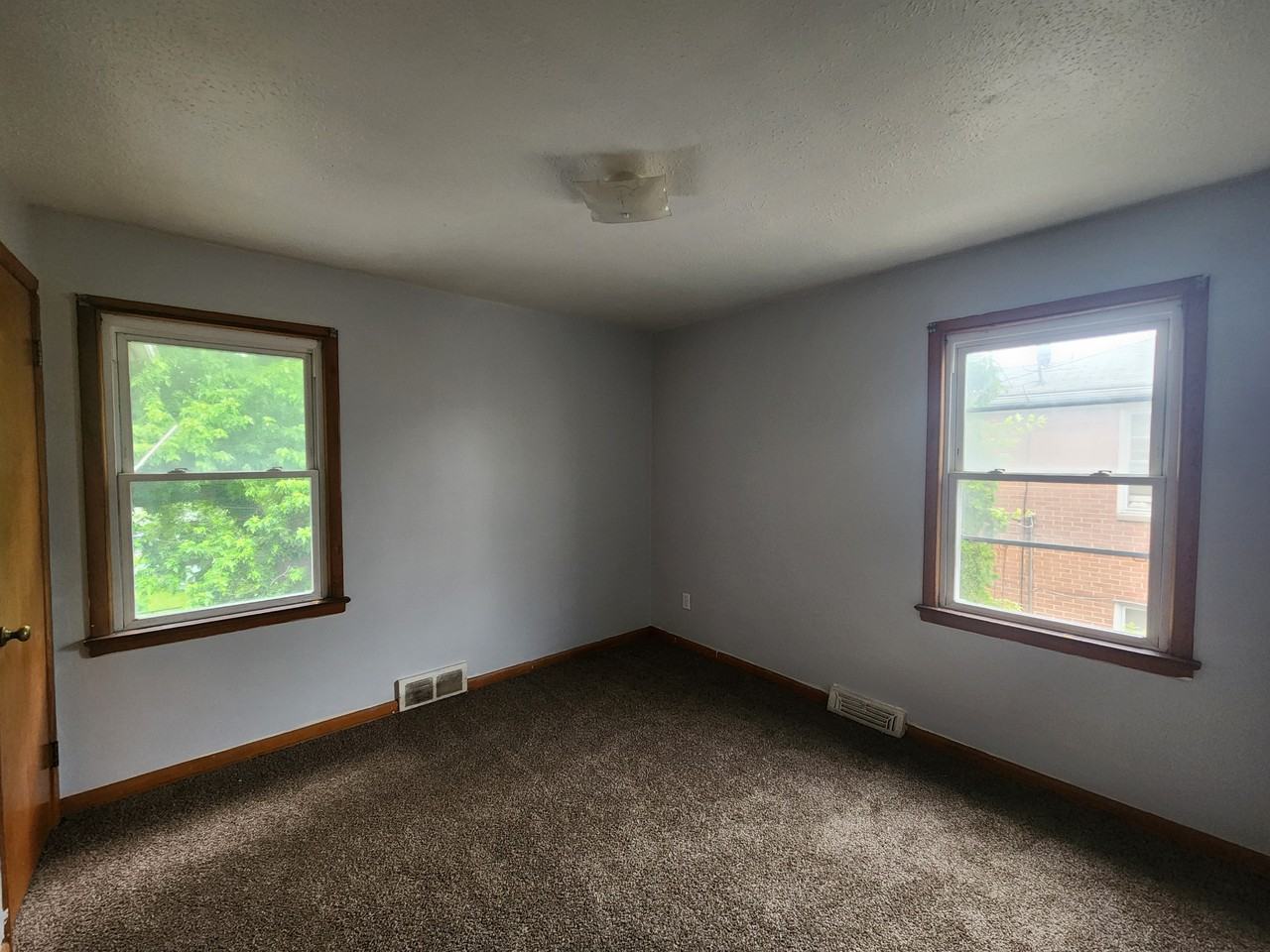 665 Babbitt Rd - Photo 6 of 9