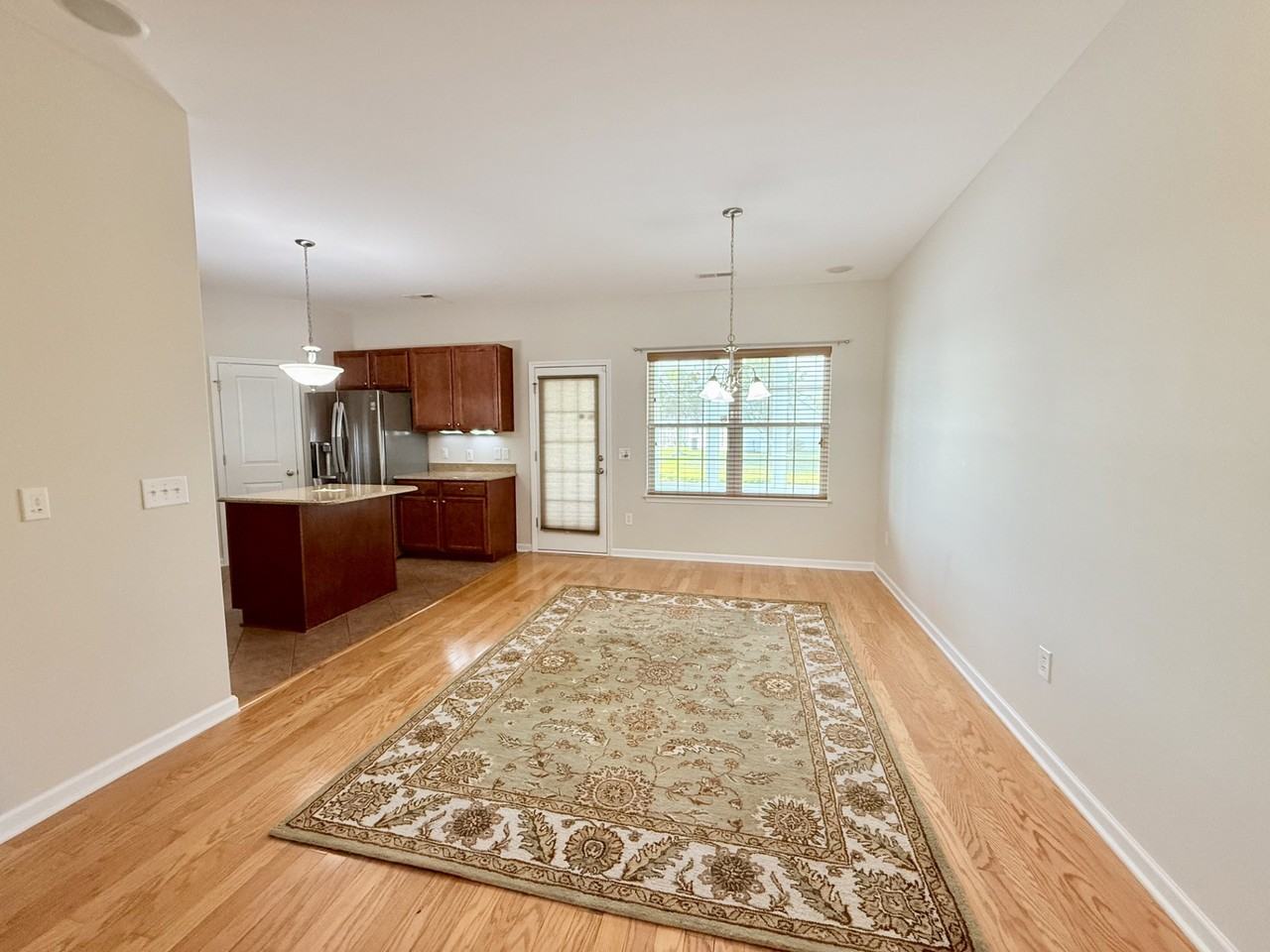 335 Oak Crest Cir - Photo 6 of 43
