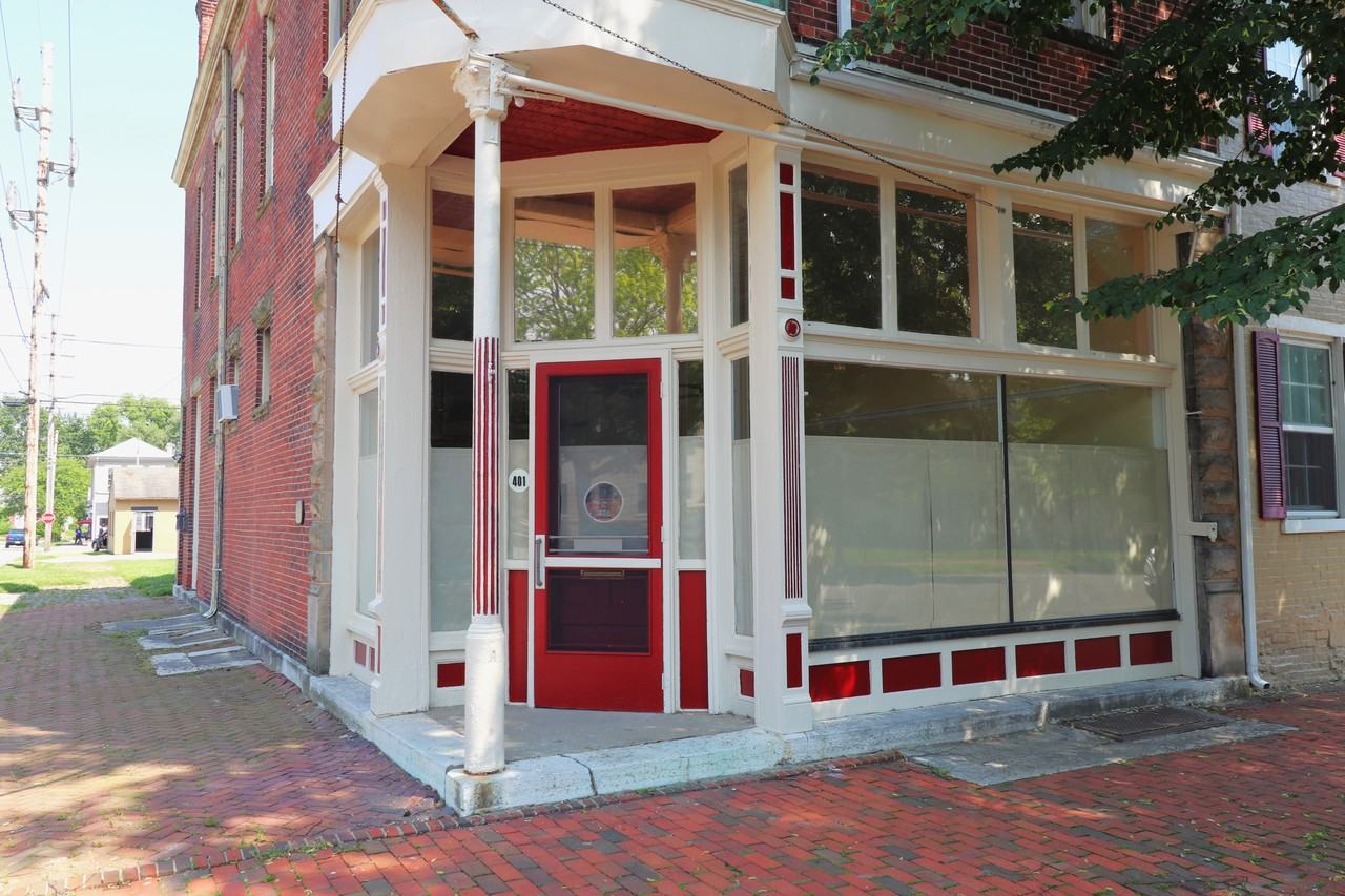 401 S 4Th St - Photo 4 of 9