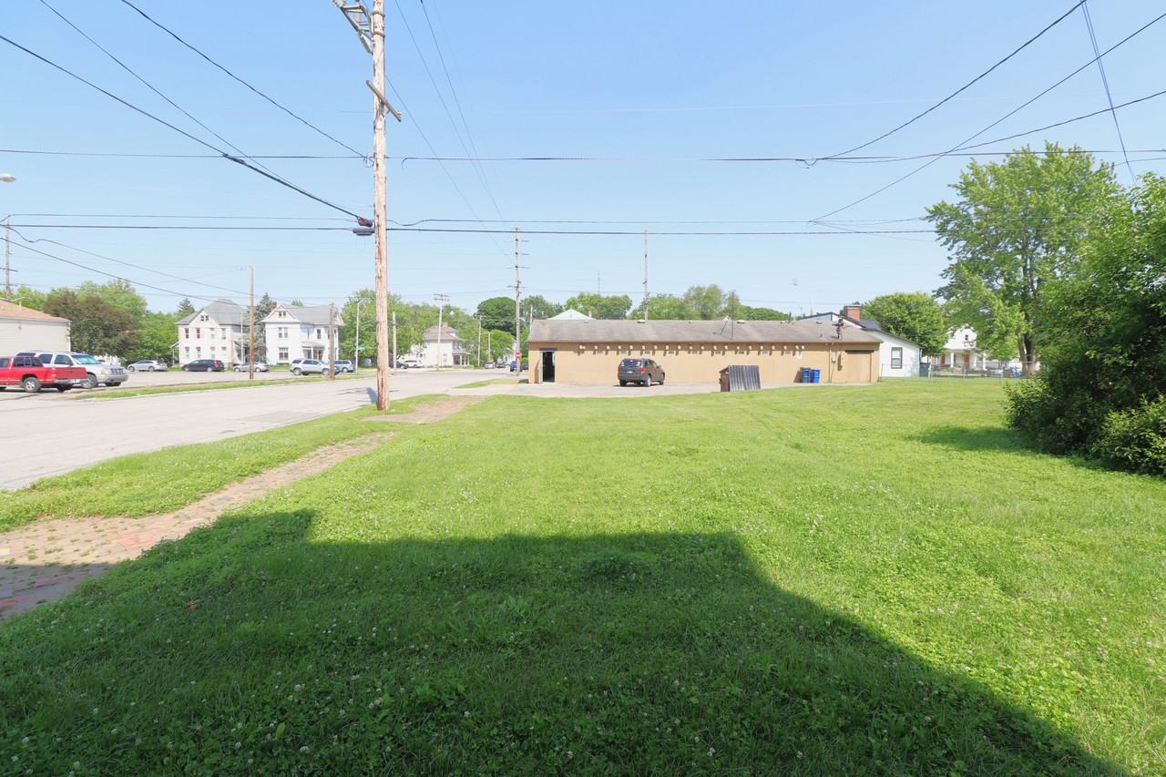 401 S 4Th St - Photo 5 of 9