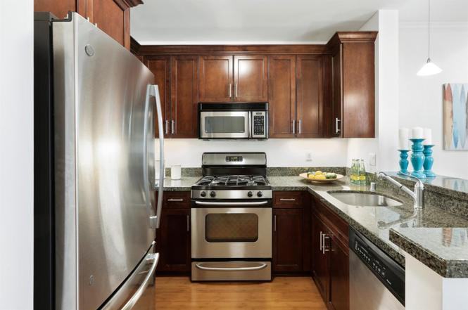 88 Townsend St #307 - Photo 5 of 8