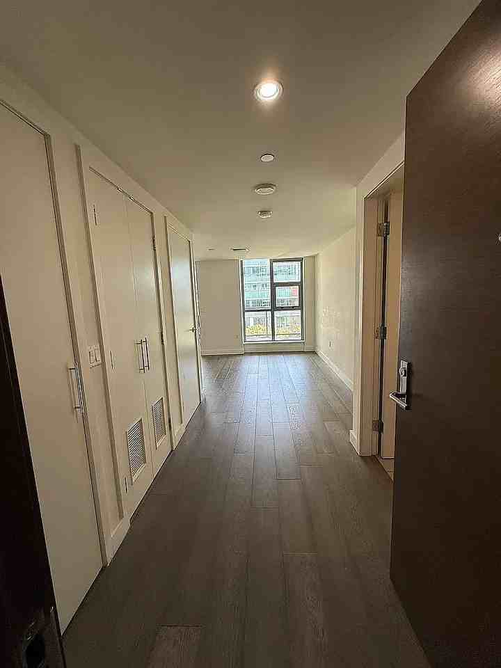 420 Mission Bay Blvd N - Photo 2 of 16