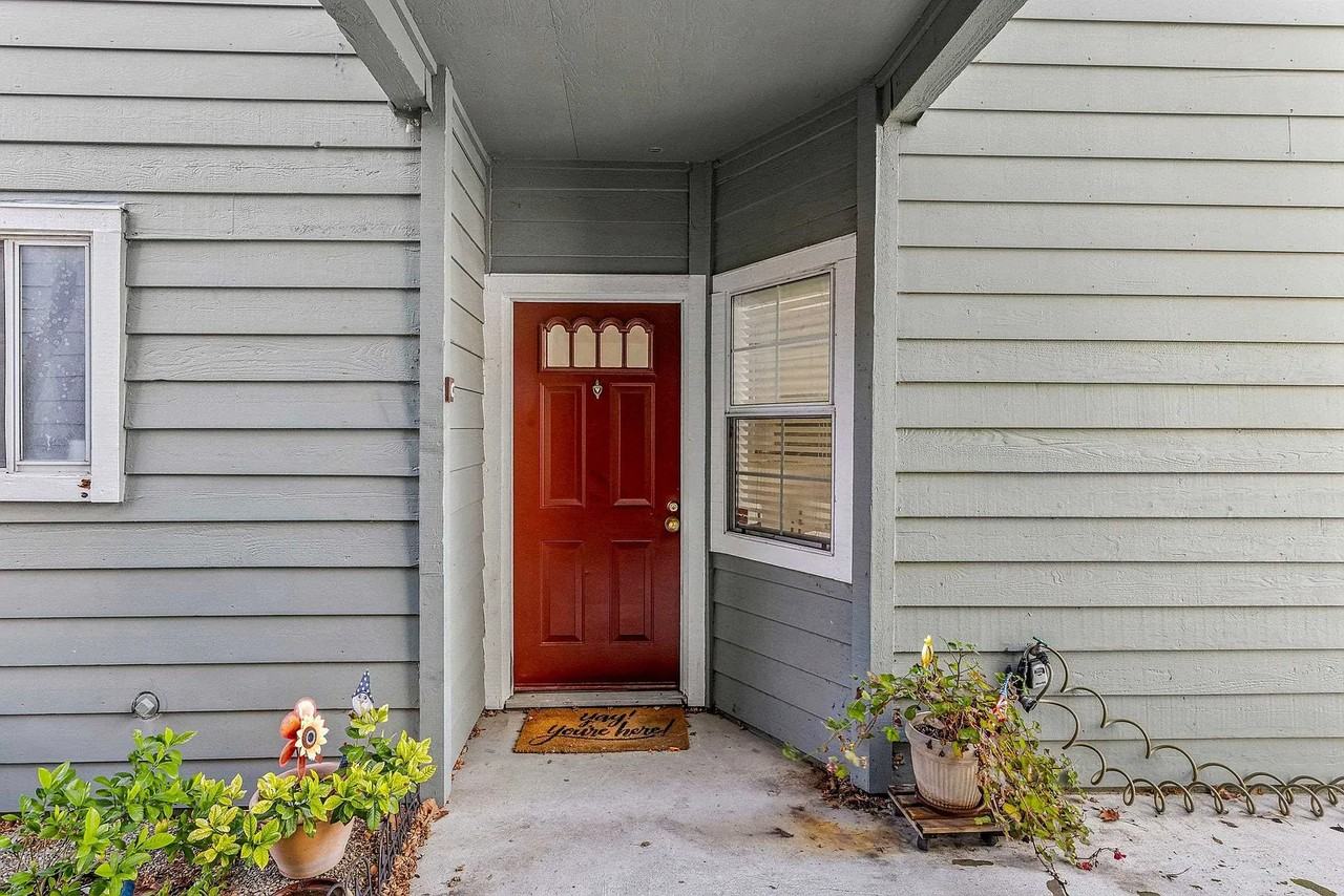 8185 Mountain View Dr - Photo 3 of 21
