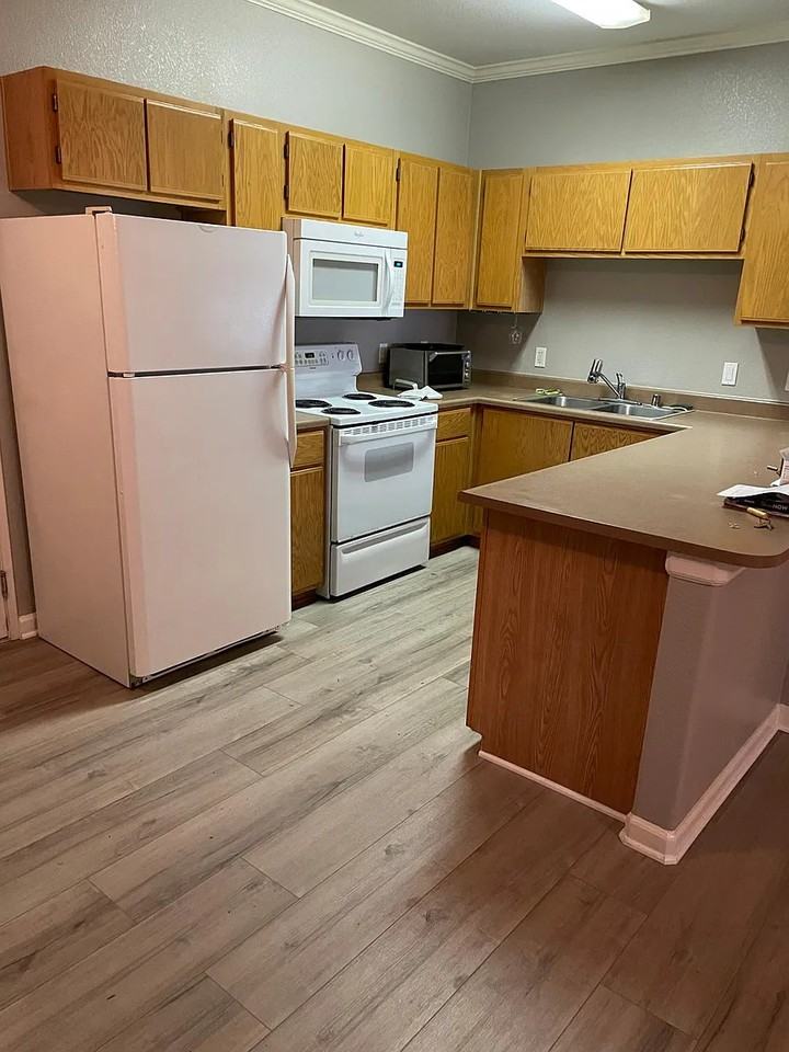 10001 Woodcreek Oaks Blvd - Photo 2 of 12